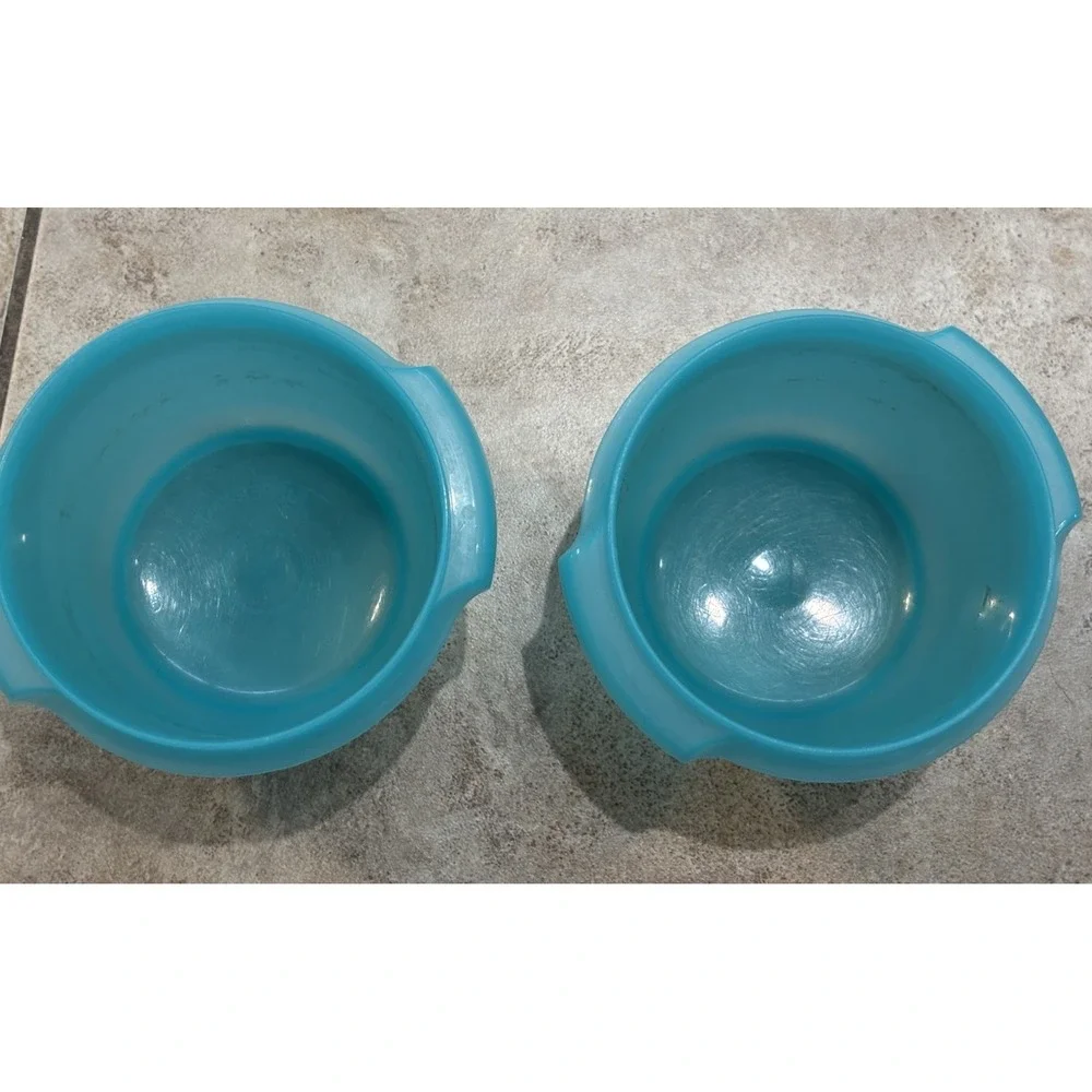 Tupperware Servalier Bowls 20oz Set of 2 Teal Blue Sunburst Instant Seals Mexico